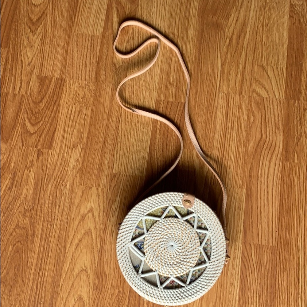 Round Rattan Bag with Star Design - Picture 1 of 3
